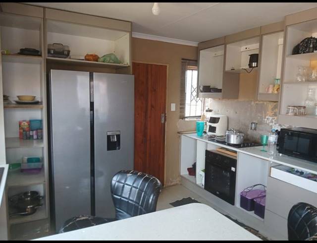 3 BEDROOM HOUSE FOR SALE IN PROTEA GLEN EXT